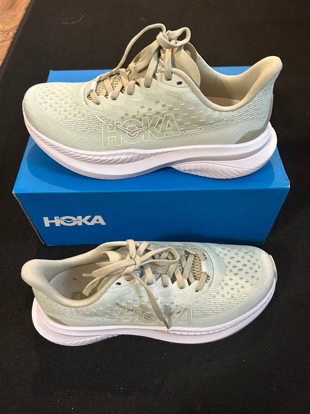 HOKA Mach oyster athletic training running lace up shoes sneakers sz 9 new